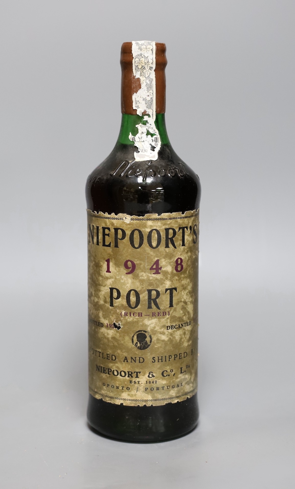 One bottle of Niepoort’s 1948 vintage port in associated wooden case